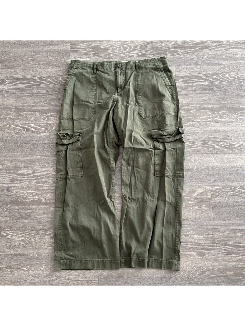 Universal Thread Women’s Olive Green Boyfriend Cargo Stretch Pants Size 18